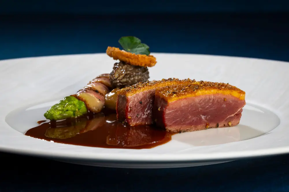 Een vleesgerecht met saus van Ciel Bleu